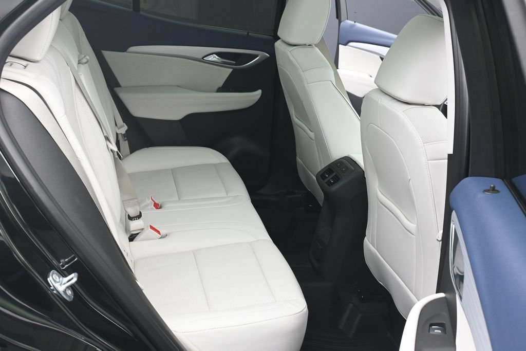 Used 2026 Buick Envision Avenir AWD/4WD image 12