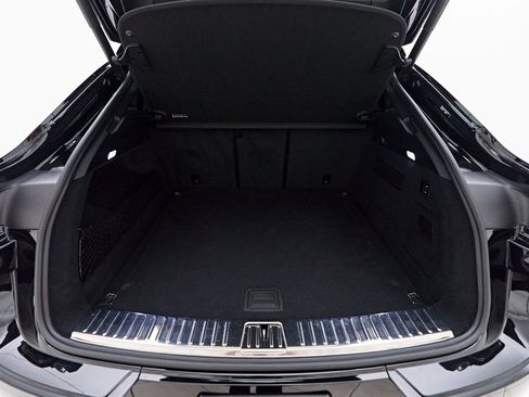 Used 2025 Porsche Cayenne GTS image 21