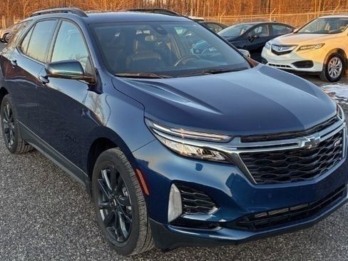 Used 2022 Chevrolet Equinox RS w/ LPO, Floor Liner Package image 1