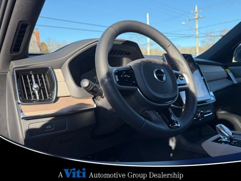 Used 2026 Volvo XC90 B5 Plus w/ Protection Package Premier AWD/4WD image 12