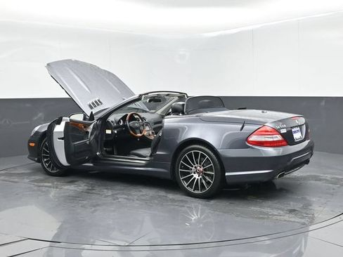 Used 2009 Mercedes-Benz SL 550 w/ Premium I Pkg image 65