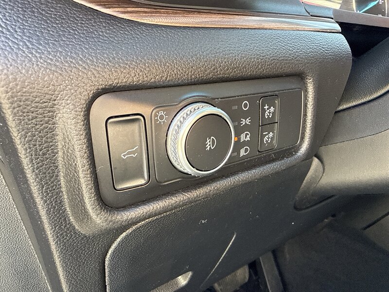 Used 2020 Ford Explorer Limited RWD image 15