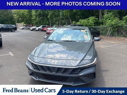 Used 2024 Hyundai Elantra SEL FWD image 2