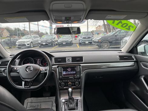 Used 2017 Volkswagen Passat 1.8T SE image 13