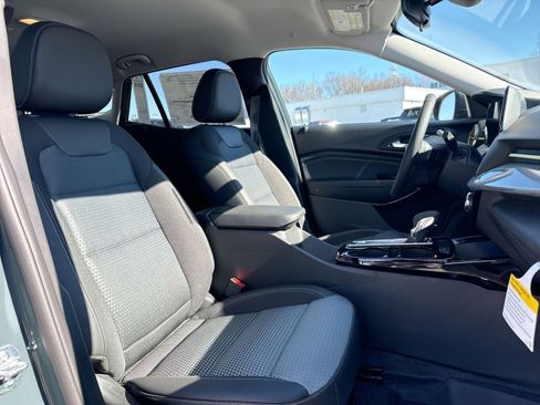 New 2026 Chevrolet Trax LT w/ Driver Confidence Package image 19