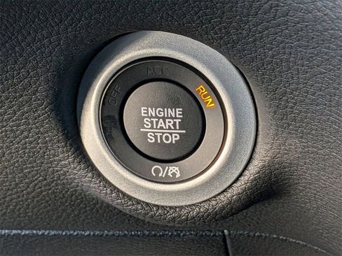 New 2026 Chrysler Pacifica Select image 29