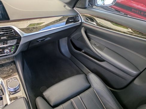 Used 2019 BMW 540i w/ Convenience Package RWD image 18