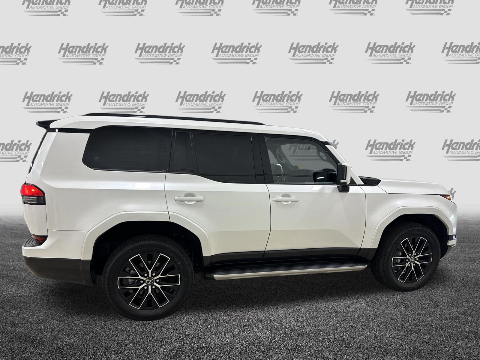 Certified 2024 Lexus GX 550 w/ Accessory Package (Z1) AWD/4WD image 11
