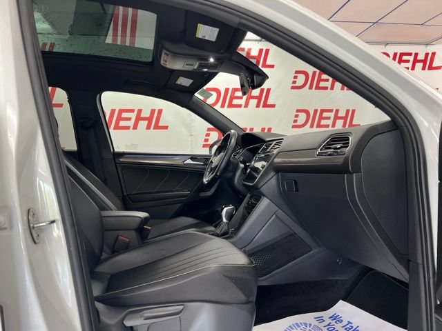 Used 2023 Volkswagen Tiguan SE R-Line AWD/4WD image 13