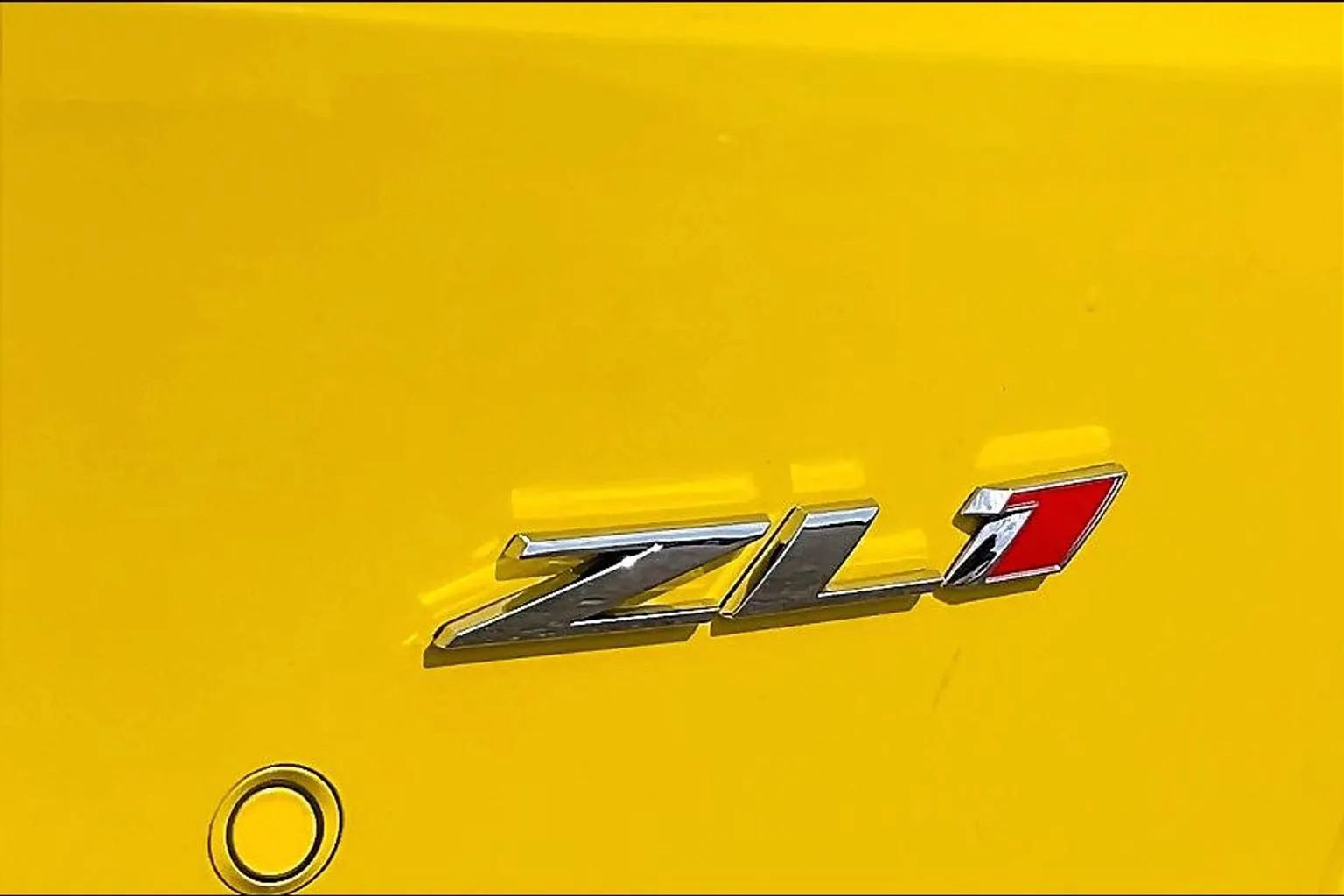 Used 2018 Chevrolet Camaro ZL1 RWD image 28