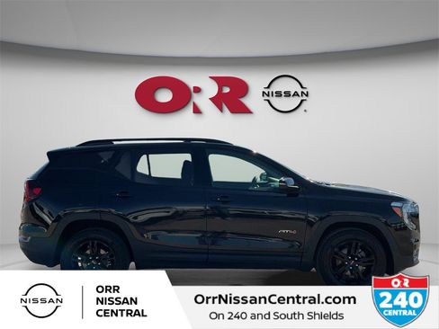 Used 2023 GMC Terrain AT4 image 4