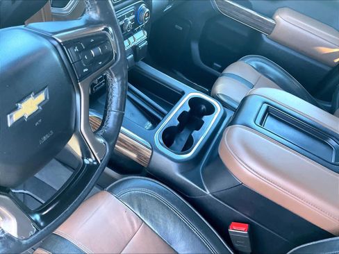 Used 2020 Chevrolet Silverado 2500 High Country w/ Z71 Off-Road Package image 18