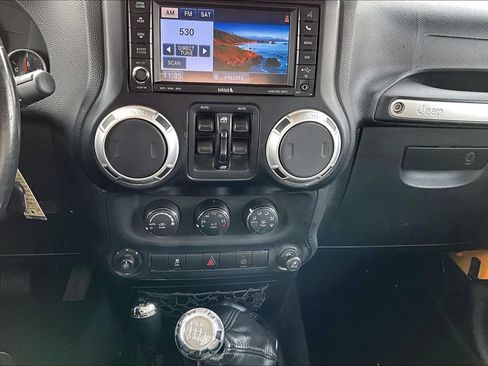 Used 2012 Jeep Wrangler Unlimited Rubicon w/ Dual Top Group image 31