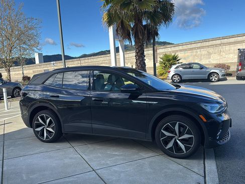 Used 2023 Volkswagen ID.4 Pro S image 5