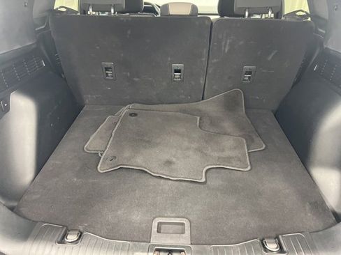 Used 2022 Ford Escape SE w/ SE Sport Appearance Package image 9