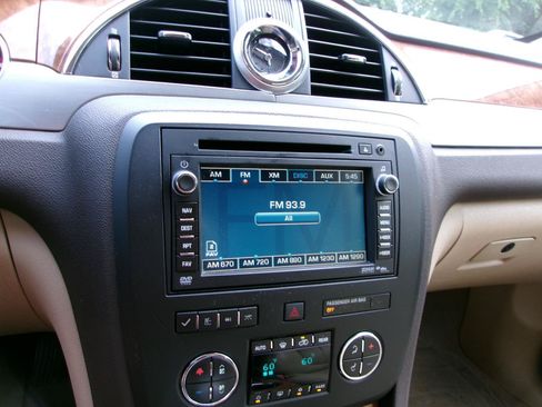 Used 2012 Buick Enclave Premium w/ Trailering Provision Package FWD image 11