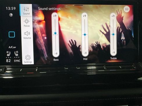 Used 2025 Volkswagen Atlas Cross Sport SE image 34