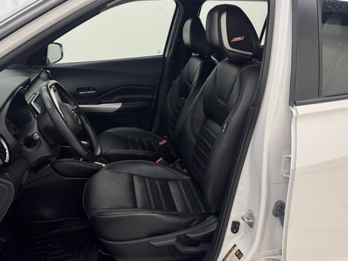 Used 2019 Nissan Kicks SR w/ SR Premium Package FWD image 15