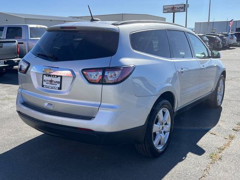 Used 2017 Chevrolet Traverse LT w/ Style and Technology Package AWD/4WD image 3