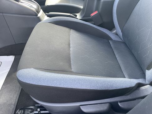 Used 2025 Nissan Versa SV image 11