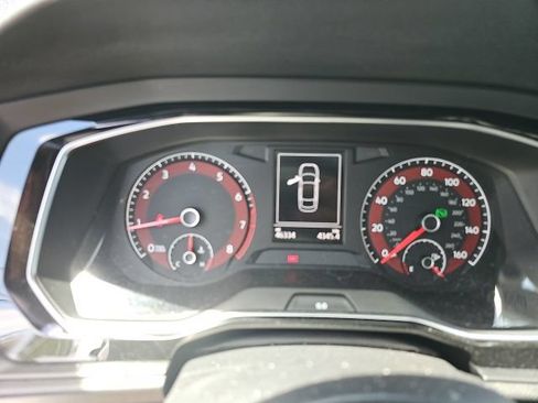 Used 2019 Volkswagen Jetta R-Line FWD image 2