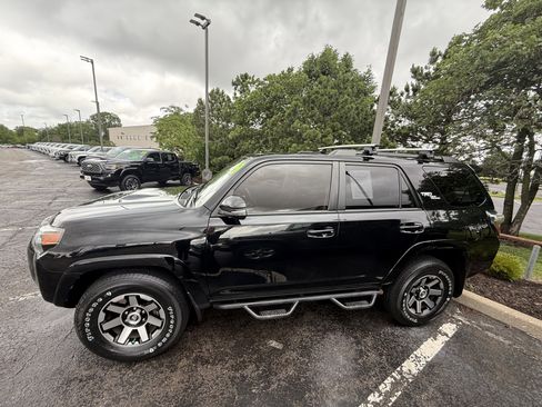 Certified 2019 Toyota 4Runner TRD Off-Road Premium AWD/4WD image 24