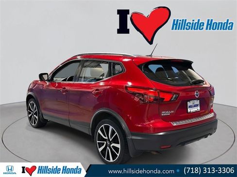 Used 2017 Nissan Rogue Sport SL w/ SL Premium Package image 2