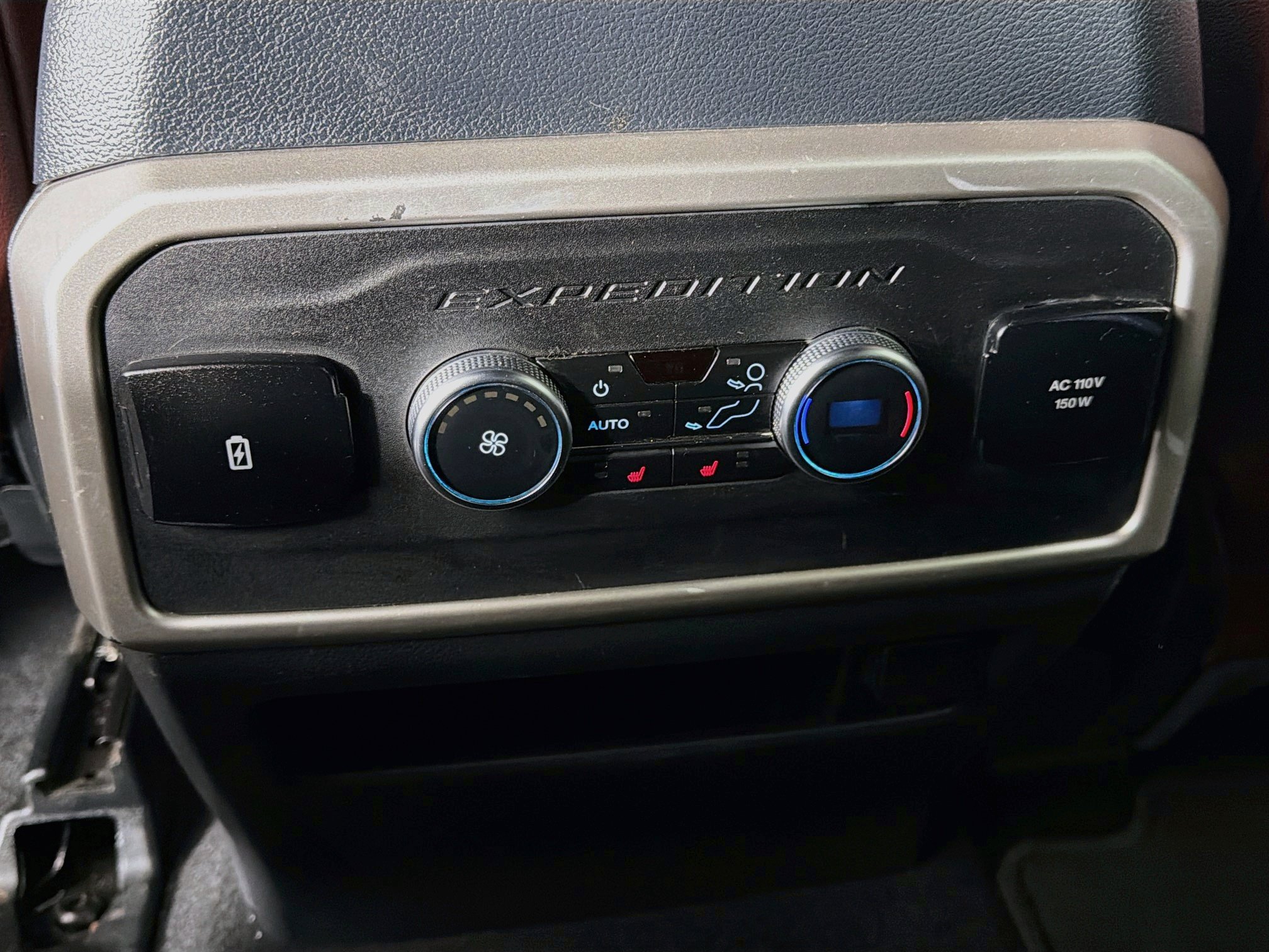 Used 2024 Ford Expedition Limited RWD image 28