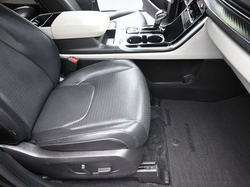 Used 2023 Kia Carnival SX Prestige w/ Paint Protection Package FWD image 29