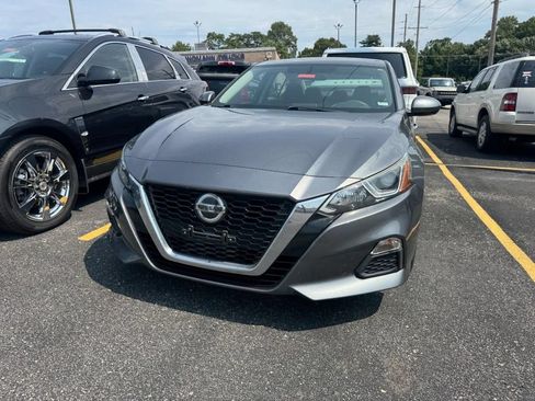 Used 2019 Nissan Altima 2.5 S FWD image 4