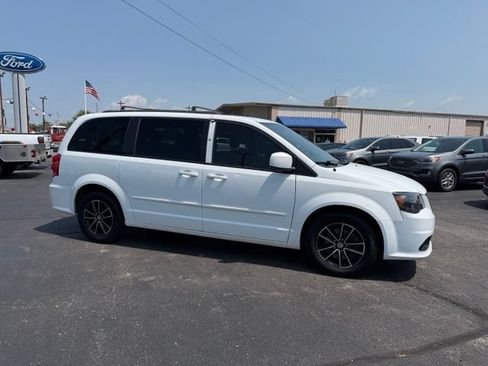 Used 2017 Dodge Grand Caravan GT FWD image 4