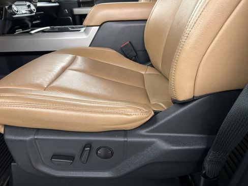 Used 2022 Ford F250 Lariat w/ Chrome Package image 7