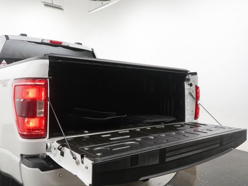 Used 2021 Ford F150 XLT w/ Equipment Group 302A High image 17