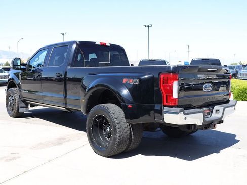 Used 2018 Ford F350 Lariat w/ Lariat Ultimate Package AWD/4WD image 4