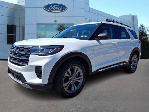 Certified 2025 Ford Explorer Active w/ Active Comfort Package AWD/4WD image 4
