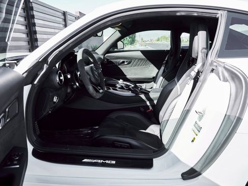 Used 2018 Mercedes-Benz AMG GT R image 41