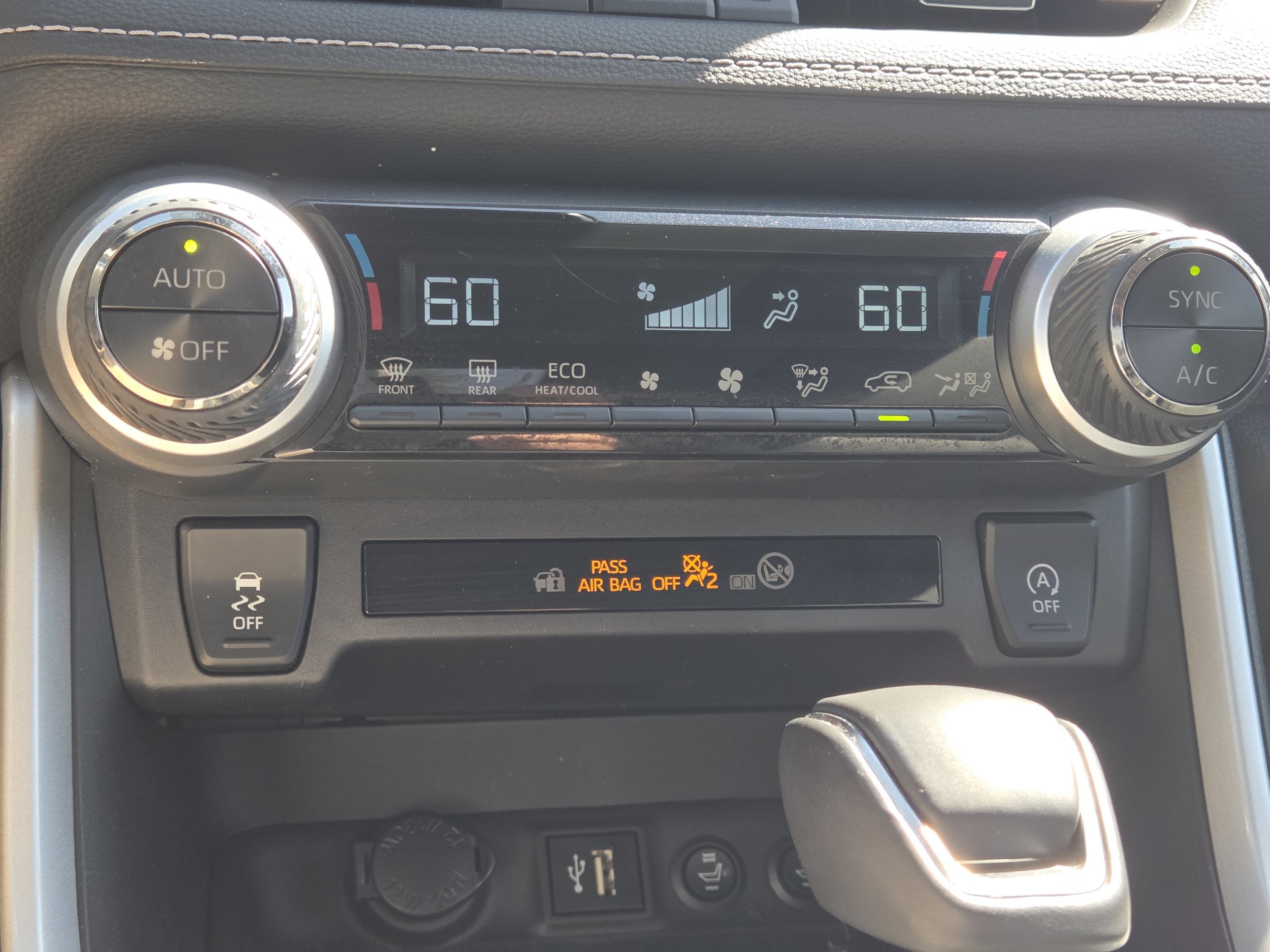 Used 2024 Toyota RAV4 XLE Premium AWD/4WD image 35