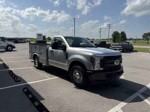 Used 2019 Ford F250 XL image 3