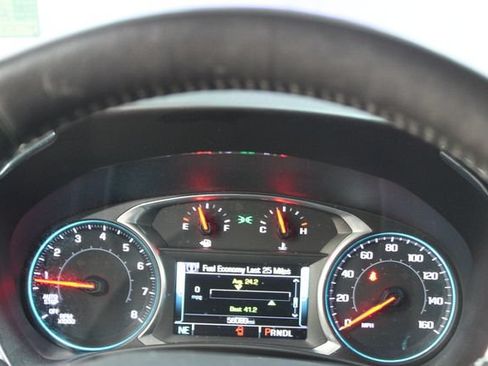 Used 2018 Chevrolet Equinox Premier FWD image 18