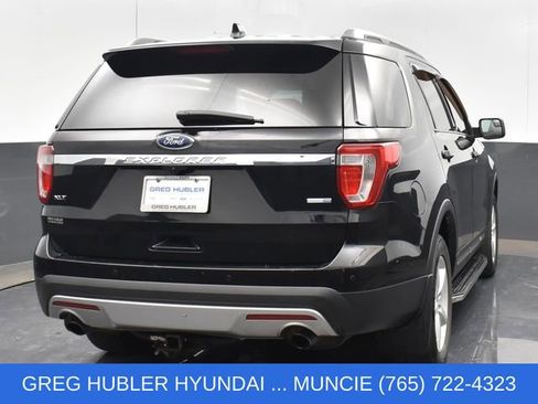 Used 2017 Ford Explorer XLT w/ Equipment Group 202A AWD/4WD image 14