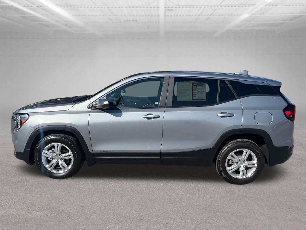 Used 2024 GMC Terrain SLE AWD/4WD image 3