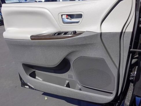 Certified 2020 Toyota Sienna XLE w/ XLE Navigation Package FWD image 25
