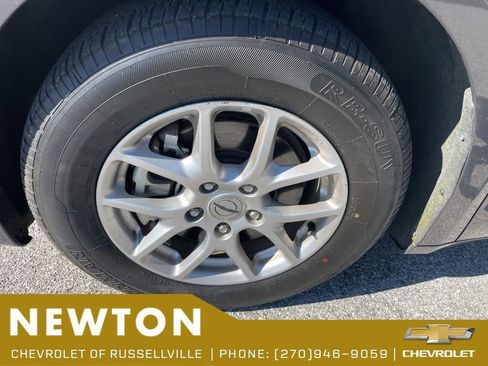 Used 2023 Chrysler Pacifica Touring-L FWD image 21