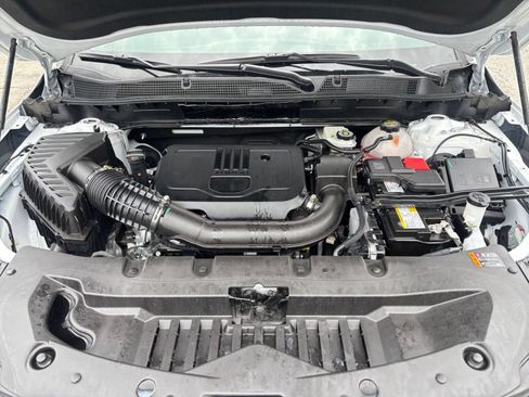 Used 2025 Chevrolet Blazer LT FWD image 32