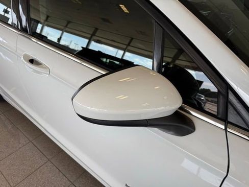 Used 2019 Ford Fusion SE FWD image 11