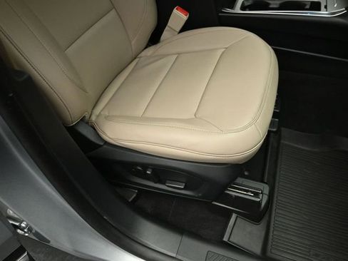 Used 2021 Ford Explorer XLT w/ Equipment Group 202A image 33