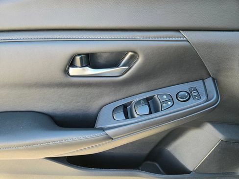 Certified 2024 Nissan Sentra SV FWD image 21