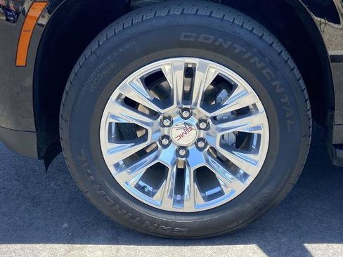 Used 2025 GMC Yukon Denali AWD/4WD image 28
