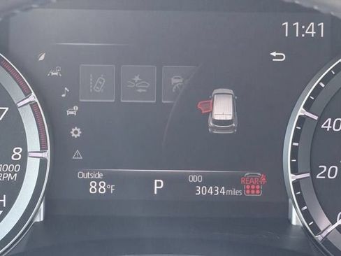 Certified 2025 Toyota Highlander LE FWD image 14