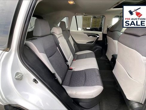 Used 2021 Toyota RAV4 XLE w/ Convenience Package AWD/4WD image 27